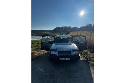 Mercedes-Benz E 230 Gebrauchtwagen