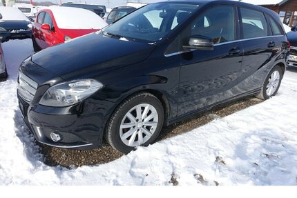 Mercedes-Benz B 180 Standard Navi 8x Alu Sitzheizung Euro 6 Gebrauchtwagen