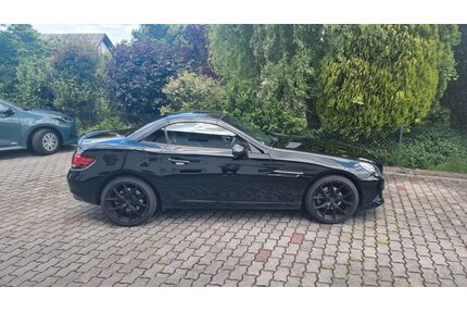 Mercedes-Benz SLC 180 Gebrauchtwagen