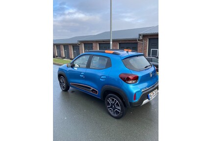 Dacia Spring Comfort Plus mit Look-Paket-Orange 