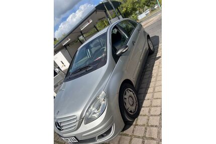 Mercedes-Benz B 180 Gebrauchtwagen