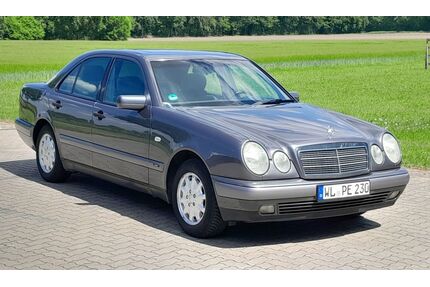 Mercedes-Benz E 230 Gebrauchtwagen