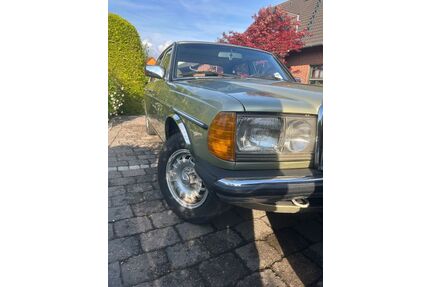 Mercedes-Benz E 230 Gebrauchtwagen