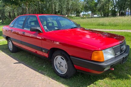 Audi 100 