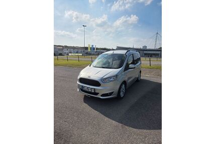 Ford Tourneo Courier Gebrauchtwagen