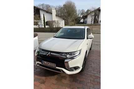 Mitsubishi Plug-in Hybrid Outlander Gebrauchtwagen