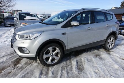 Ford Kuga Titanium Kamera Parkassyst Leder Navi Bi-Xeno Gebrauchtwagen