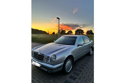 Mercedes-Benz E 220 Gebrauchtwagen