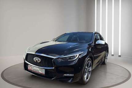 INFINITI Q30 