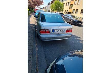 Mercedes-Benz E 230 Gebrauchtwagen