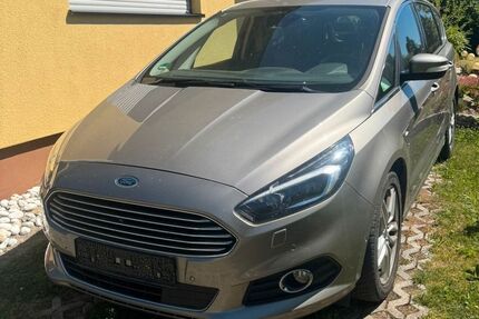 Ford S-Max Gebrauchtwagen