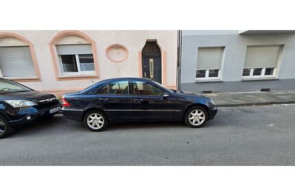 Mercedes-Benz 240 Gebrauchtwagen