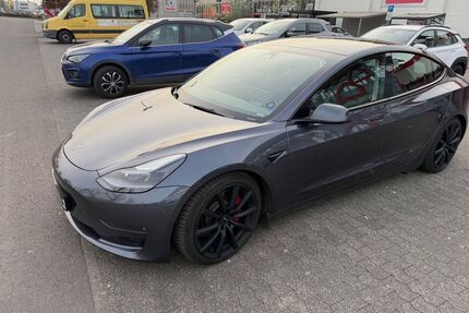 Tesla Model 3 Gebrauchtwagen