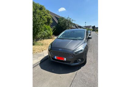 Ford S-Max Gebrauchtwagen