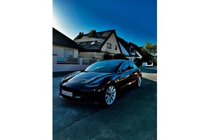 Tesla Model 3 Gebrauchtwagen