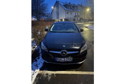 Mercedes-Benz CLA 180 Shooting Brake Gebrauchtwagen
