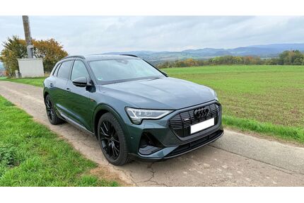 Mercedes-Benz e-tron 