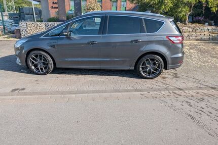 Ford S-Max Gebrauchtwagen