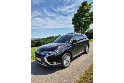Mitsubishi Plug-in Hybrid Outlander Gebrauchtwagen