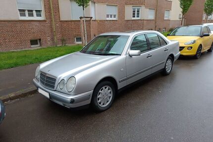 Mercedes-Benz E 230 Gebrauchtwagen