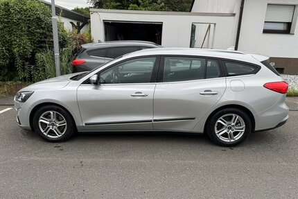 Ford Focus Navi Temp Sth Spurh CarPlay 5xServ GARANTIE Gebrauchtwagen