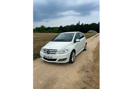 Mercedes-Benz B 180 Gebrauchtwagen