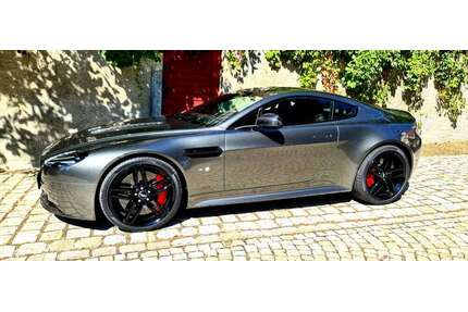 Aston Martin Vantage 