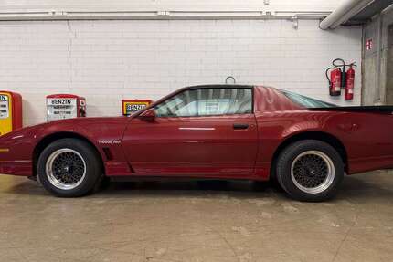 Pontiac Firebird 