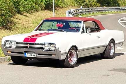 Oldsmobile Cutlass 