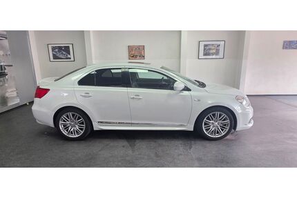 Mercedes-Benz Kizashi 