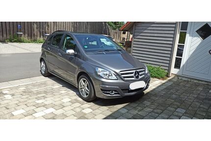 Mercedes-Benz B 180 Gebrauchtwagen