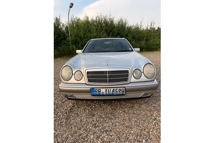 Mercedes-Benz 230 Gebrauchtwagen