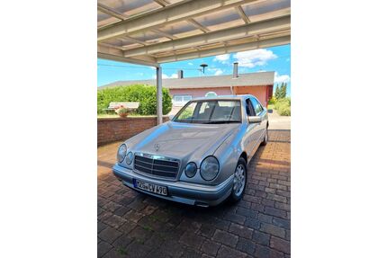 Mercedes-Benz 240 Gebrauchtwagen