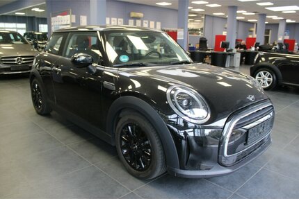 Mini ONE Aut. Blackyard Gebrauchtwagen