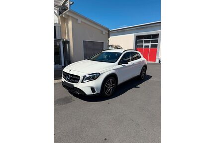 Porsche GLA 180 