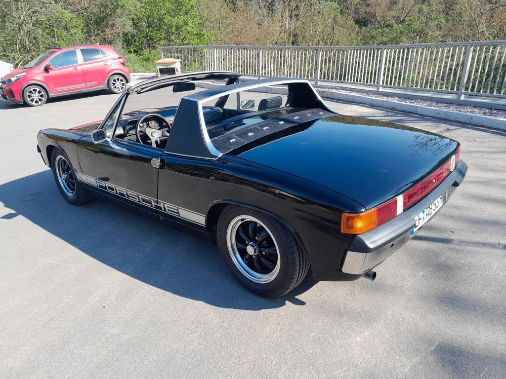 914