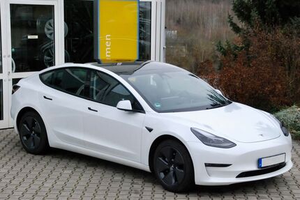 Tesla Model 3 Gebrauchtwagen