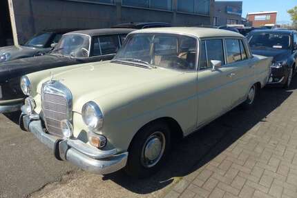 Mercedes-Benz 230 Gebrauchtwagen