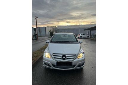 Mercedes-Benz B 180 Gebrauchtwagen
