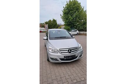 Mercedes-Benz B 180 Gebrauchtwagen