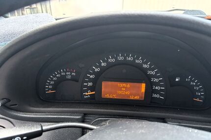 Mercedes-Benz 240 Gebrauchtwagen