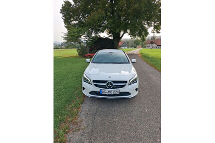 Mercedes-Benz CLA 180 Shooting Brake Gebrauchtwagen