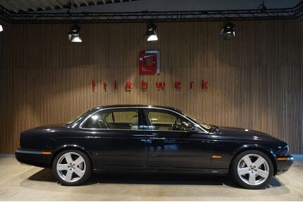 Jaguar XJR 