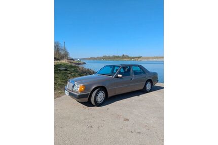 Mercedes-Benz E 260 Gebrauchtwagen