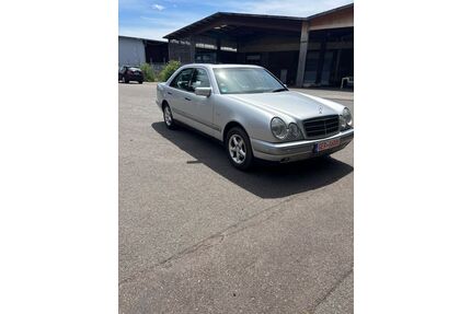 Mercedes-Benz E 240 Gebrauchtwagen
