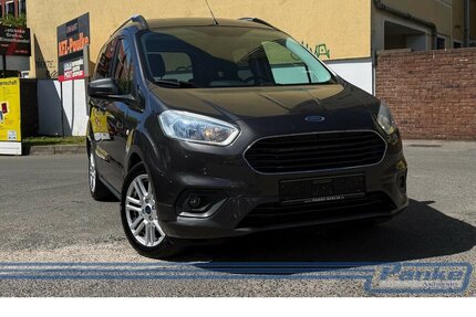 Ford Tourneo Courier Titanium*1-Hand*SHZ*AppLink*USB* 