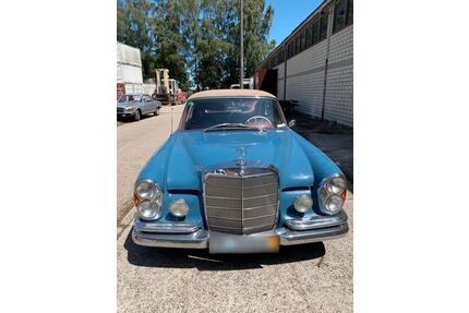 Mercedes-Benz 220 Gebrauchtwagen