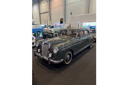 Mercedes-Benz 220 Gebrauchtwagen