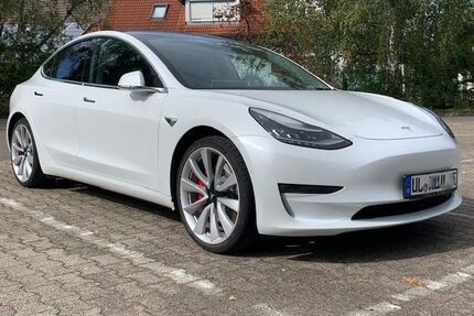 Tesla Model 3 Gebrauchtwagen