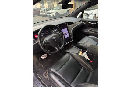 Tesla Model X Gebrauchtwagen